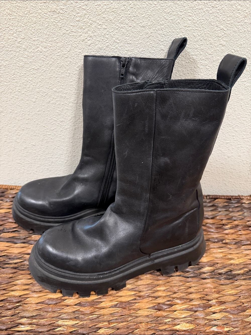 ALOHAS Black Leather Chunky Lug Boots